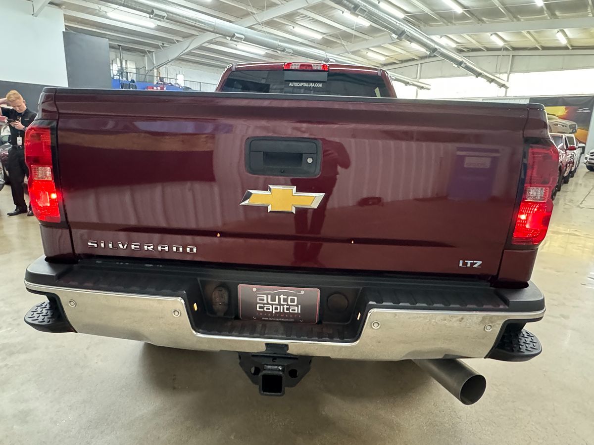2017 Chevrolet Silverado 3500HD LTZ photo 6
