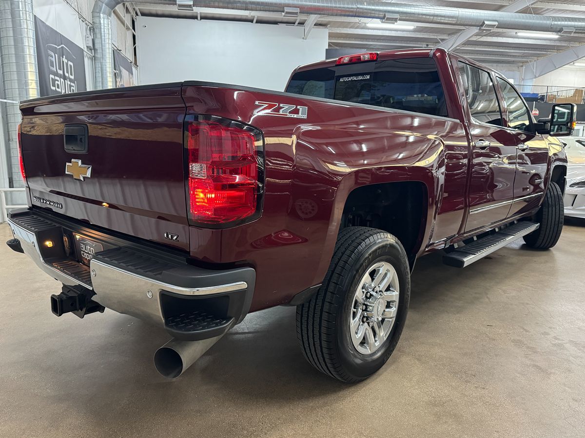 2017 Chevrolet Silverado 3500HD LTZ photo 7