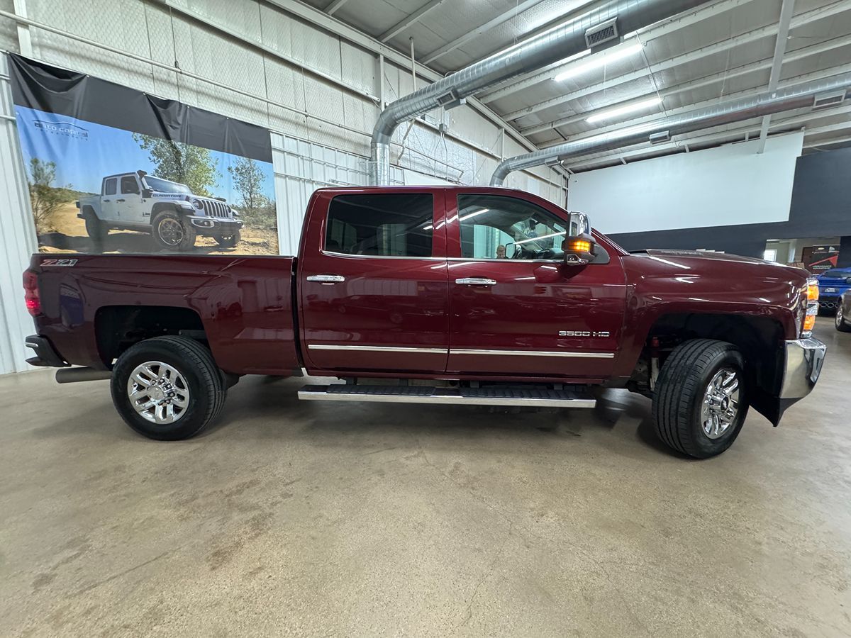 2017 Chevrolet Silverado 3500HD LTZ photo 8