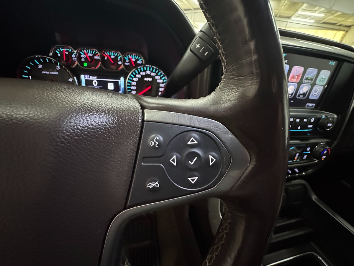 2017 Chevrolet Silverado 3500HD LTZ photo 17