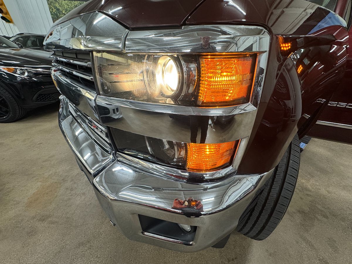 2017 Chevrolet Silverado 3500HD LTZ photo 38