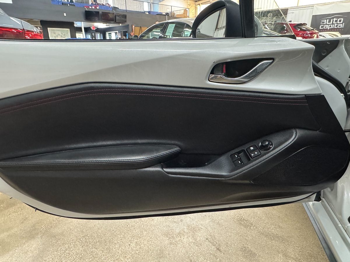 2018 Mazda MX-5 Miata Miata RF Grand Touring photo 6