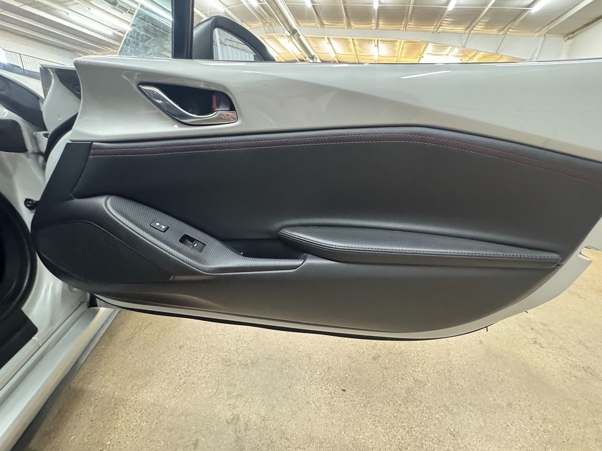 2018 Mazda MX-5 Miata Miata RF Grand Touring photo 19