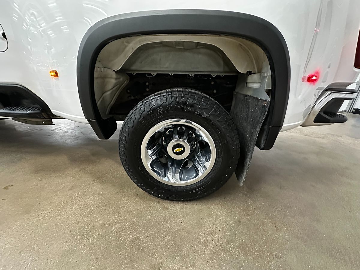 2022 Chevrolet Silverado 3500HD LTZ photo 30