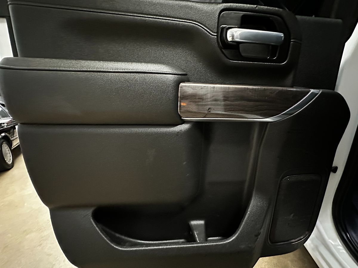 2022 Chevrolet Silverado 3500HD LTZ photo 19