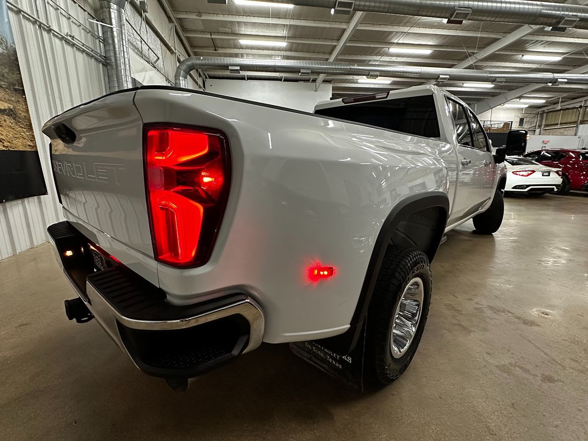 2022 Chevrolet Silverado 3500HD LTZ photo 6