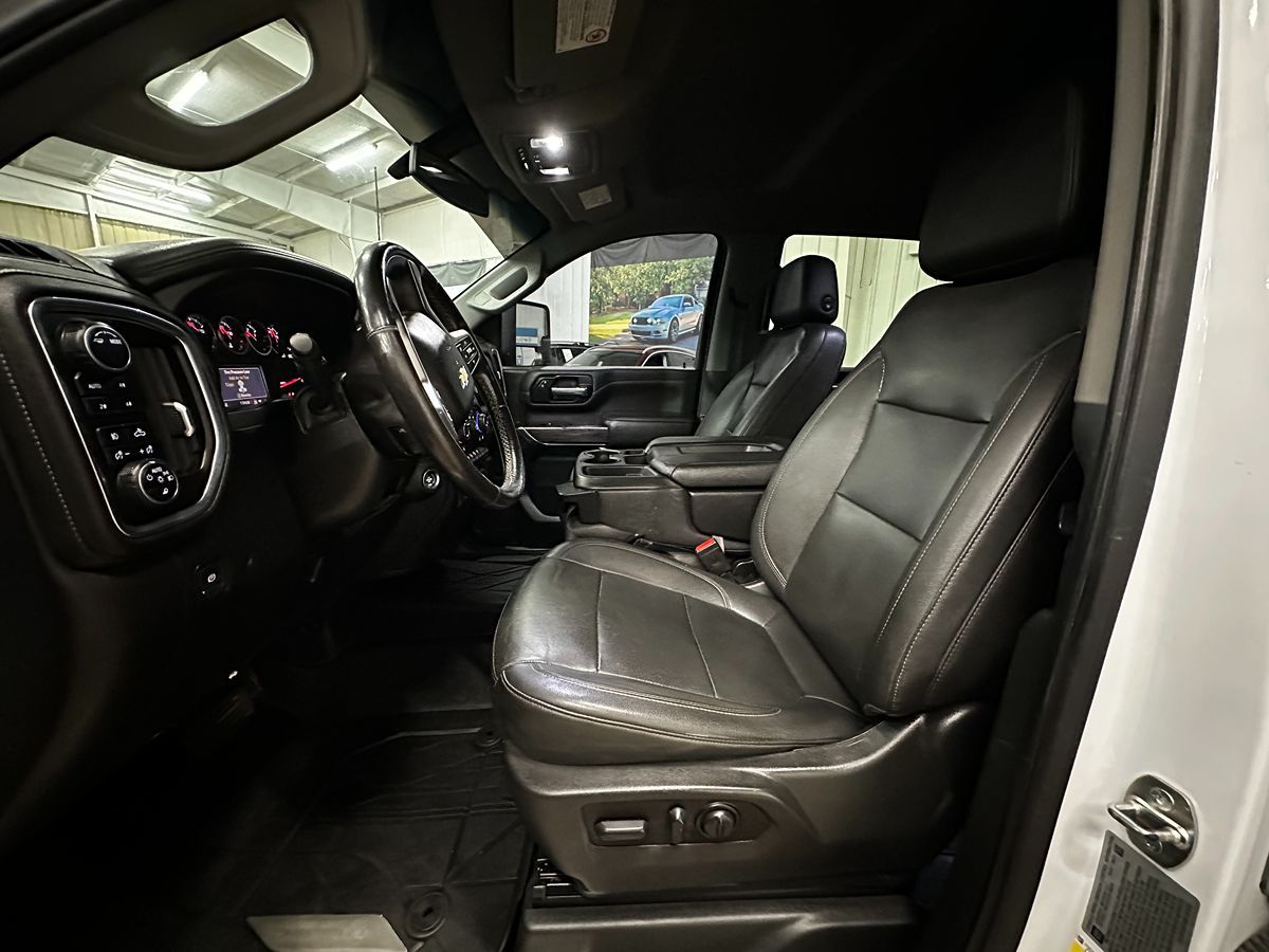 2022 Chevrolet Silverado 3500HD LTZ photo 10