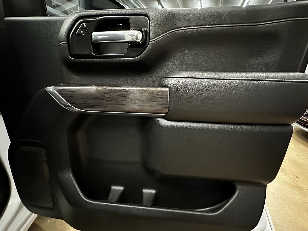2022 Chevrolet Silverado 3500HD LTZ photo 24