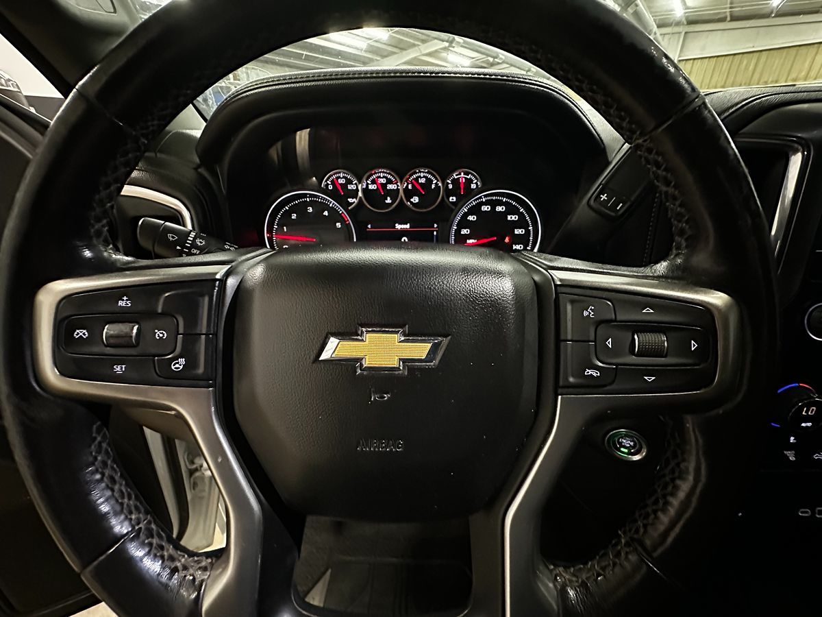 2022 Chevrolet Silverado 3500HD LTZ photo 13