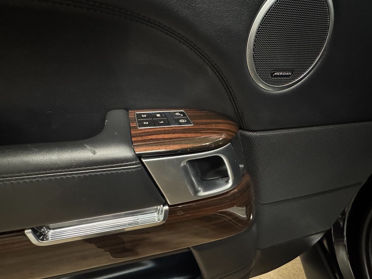 2015 Land Rover Range Rover SuperCharged photo 10