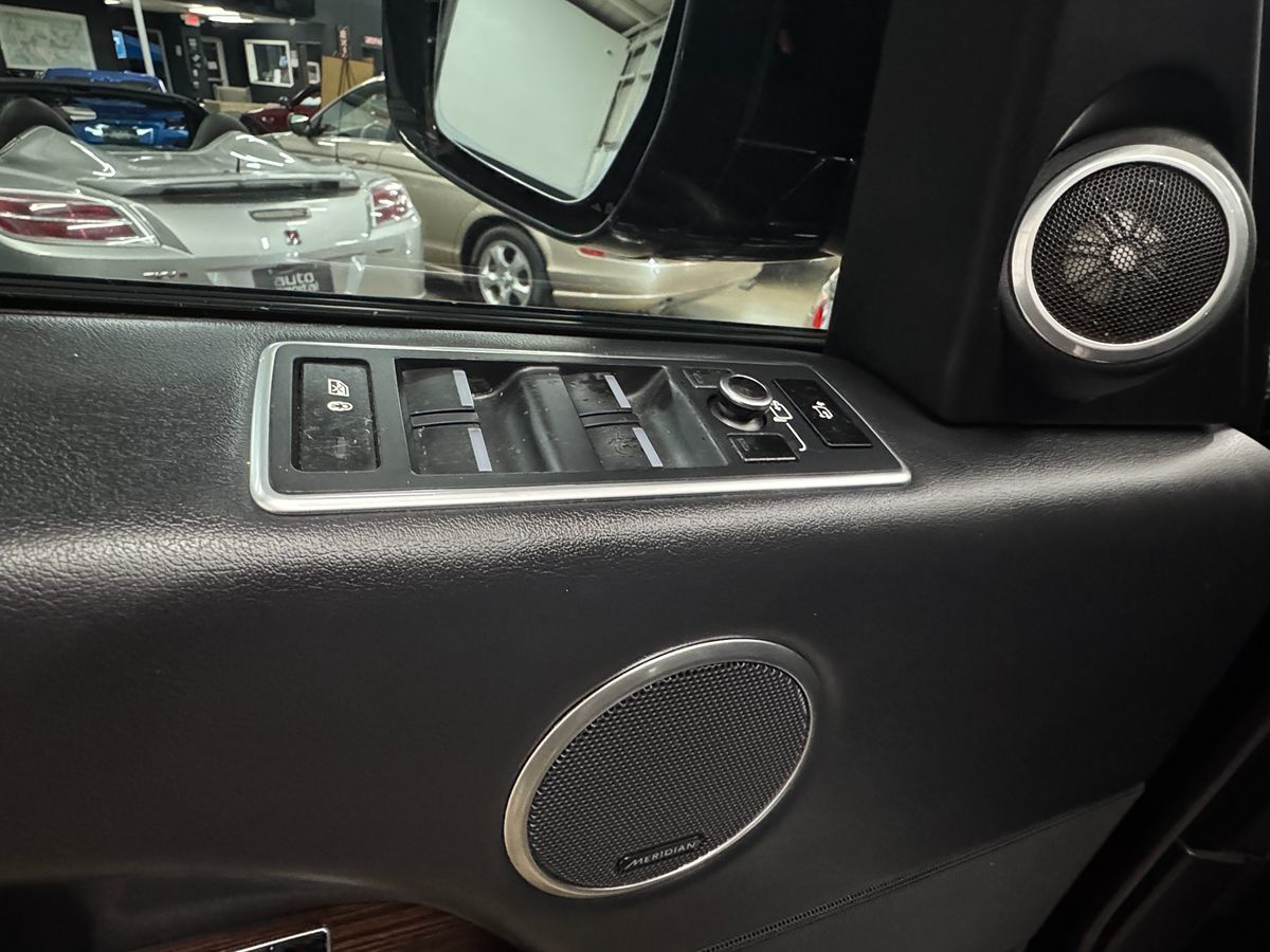 2015 Land Rover Range Rover SuperCharged photo 11