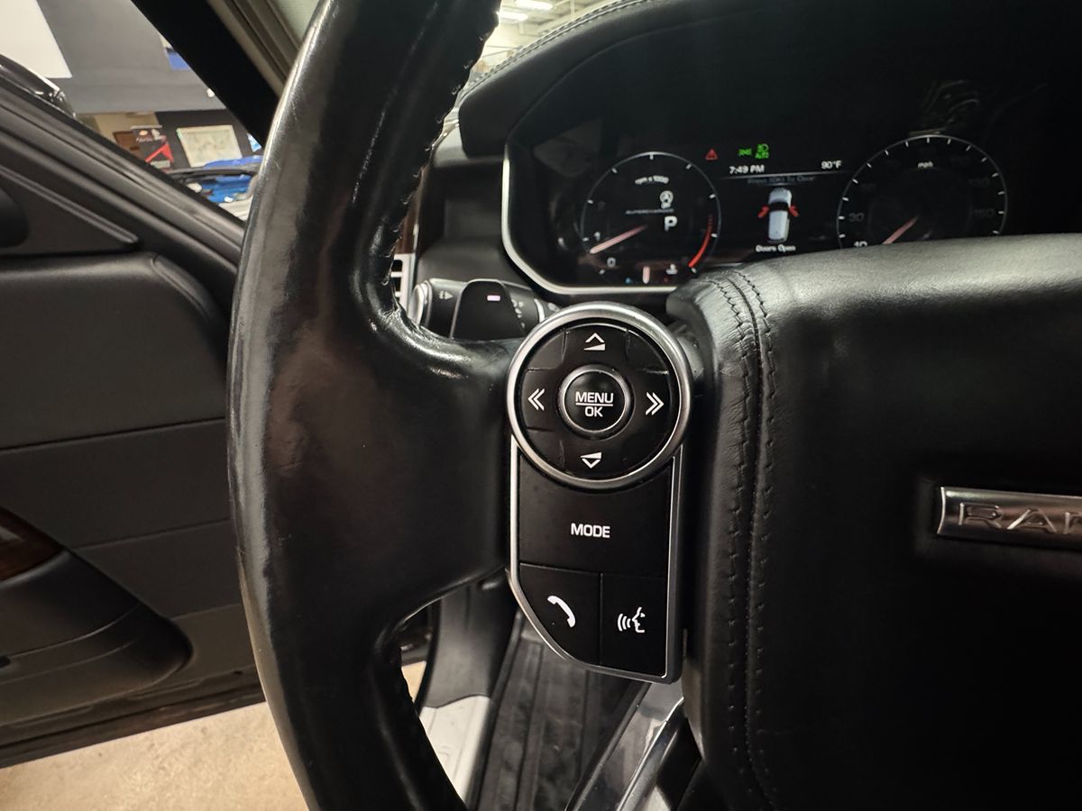 2015 Land Rover Range Rover SuperCharged photo 16