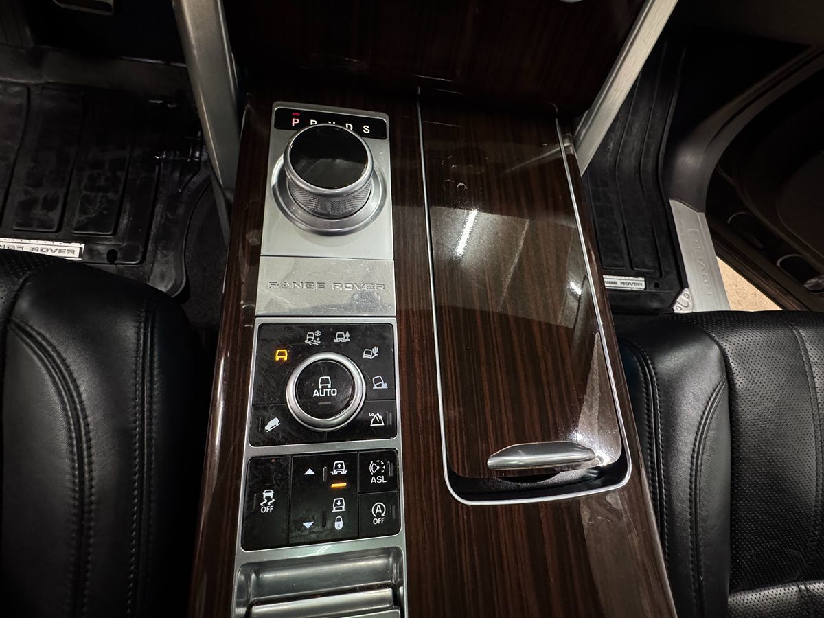 2015 Land Rover Range Rover SuperCharged photo 21