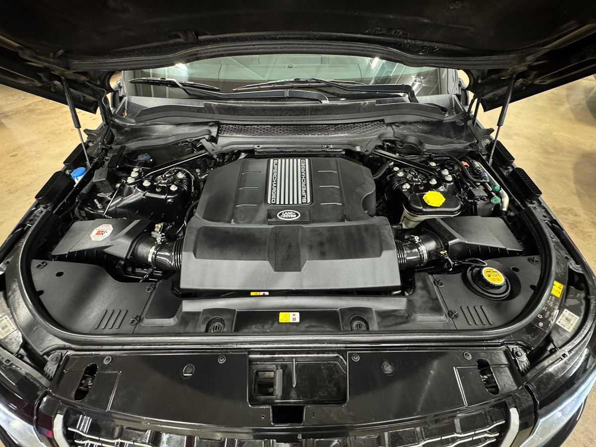 2015 Land Rover Range Rover SuperCharged photo 33