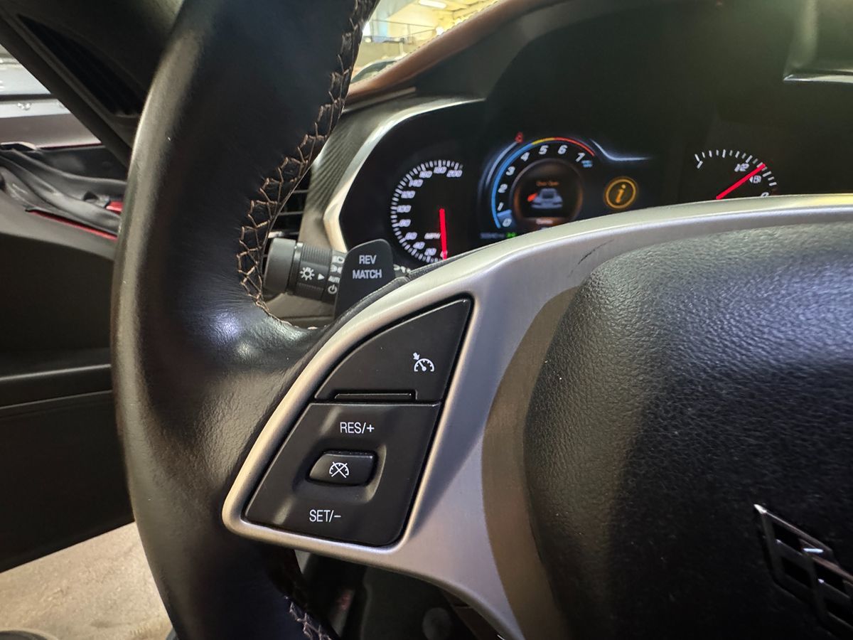 2014 Chevrolet Corvette Stingray Z51 3LT photo 15