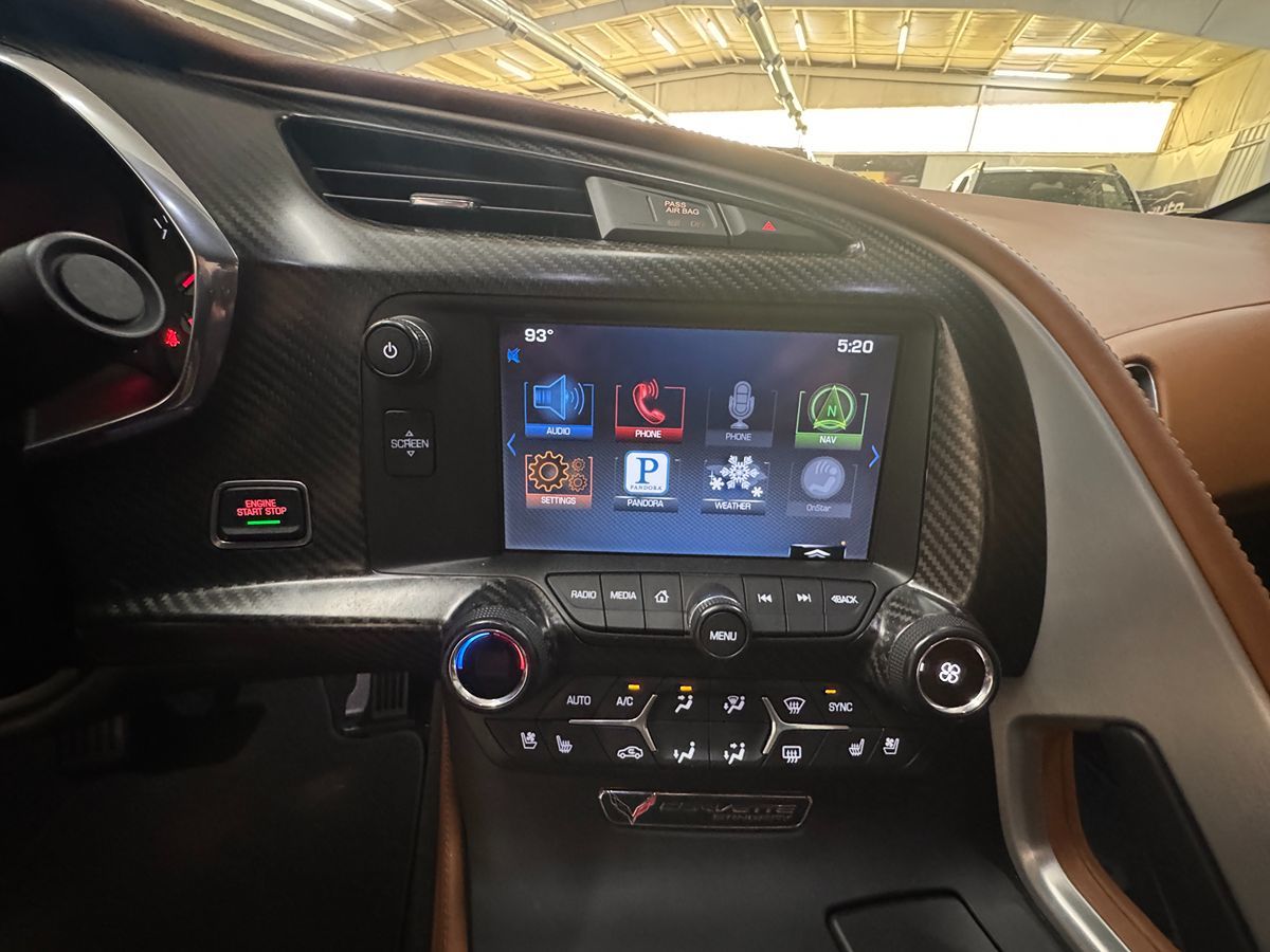 2014 Chevrolet Corvette Stingray Z51 3LT photo 18