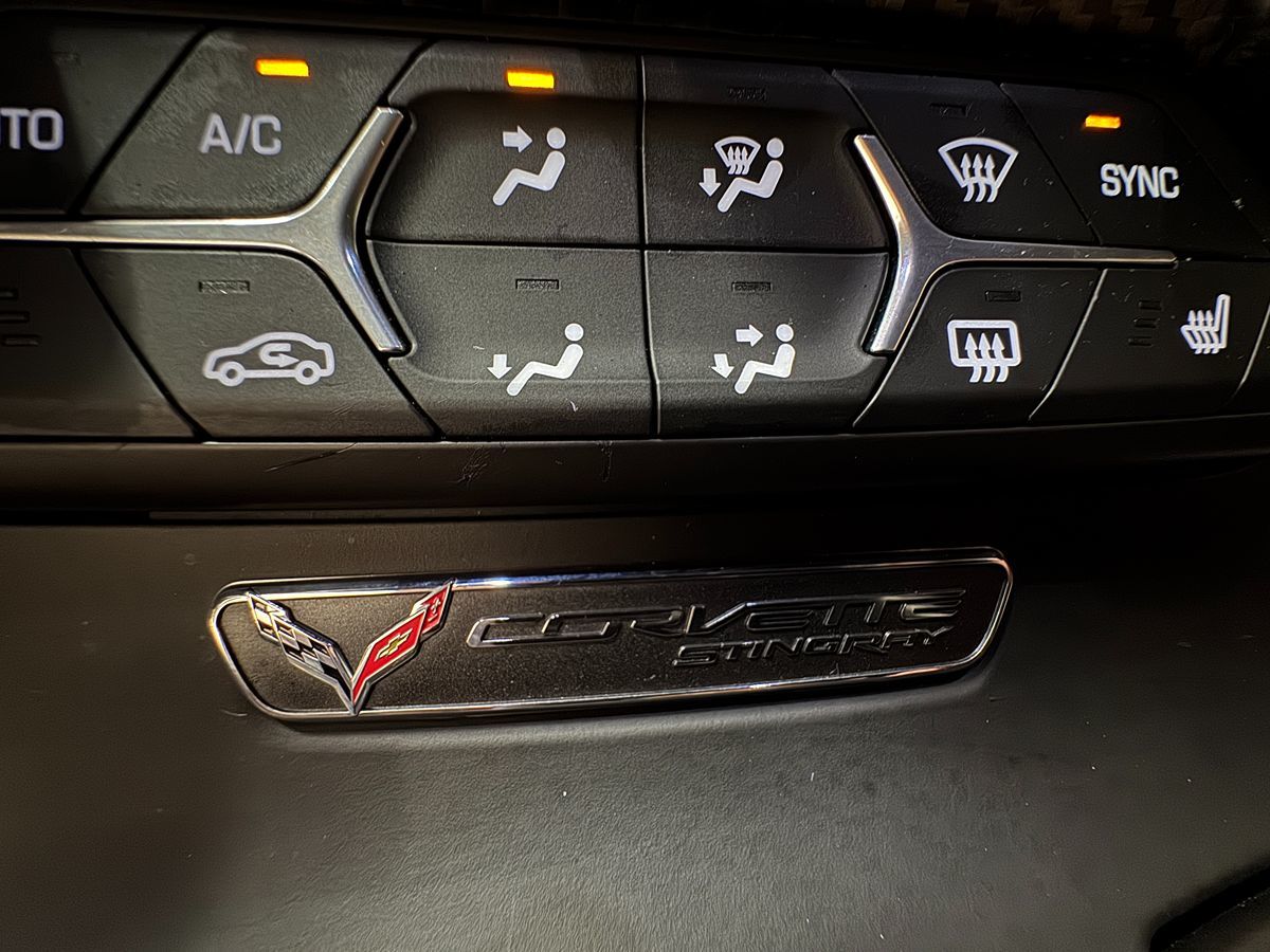 2014 Chevrolet Corvette Stingray Z51 3LT photo 22