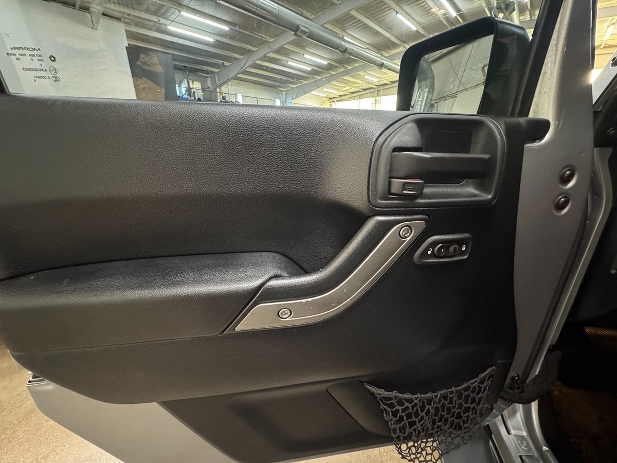 2015 Jeep Wrangler Willys Wheeler photo 9
