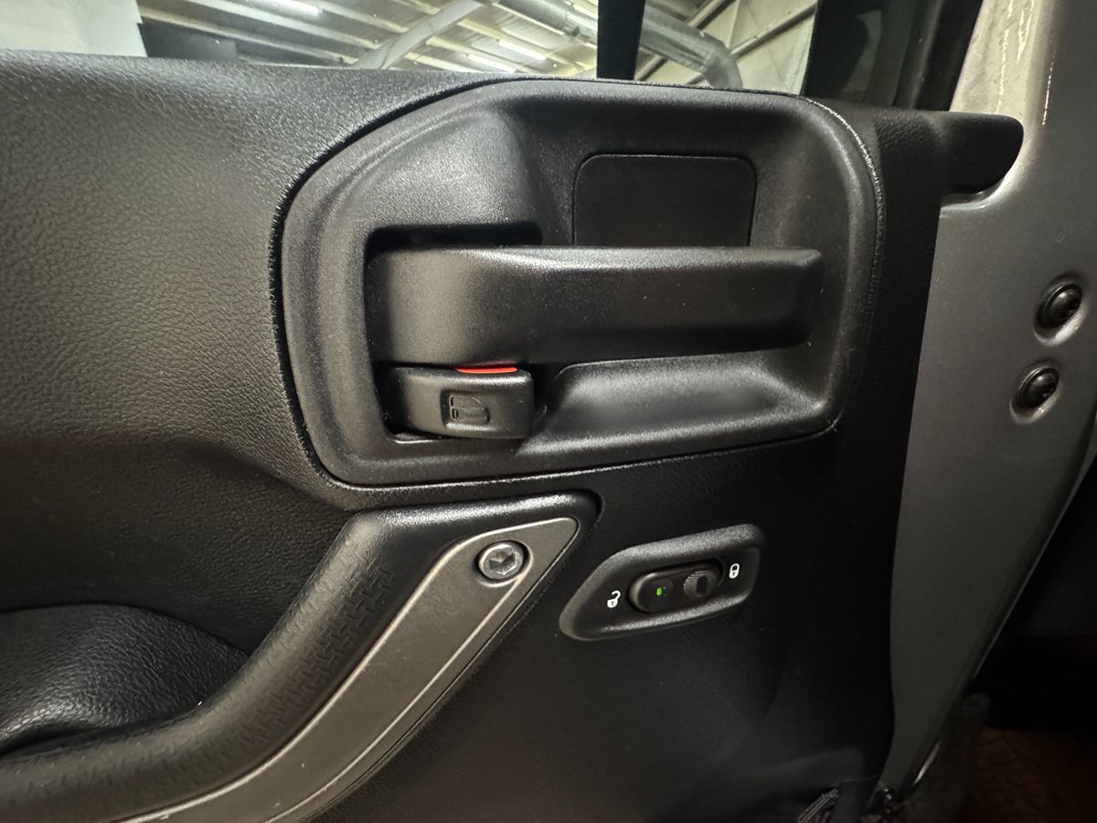 2015 Jeep Wrangler Willys Wheeler photo 10