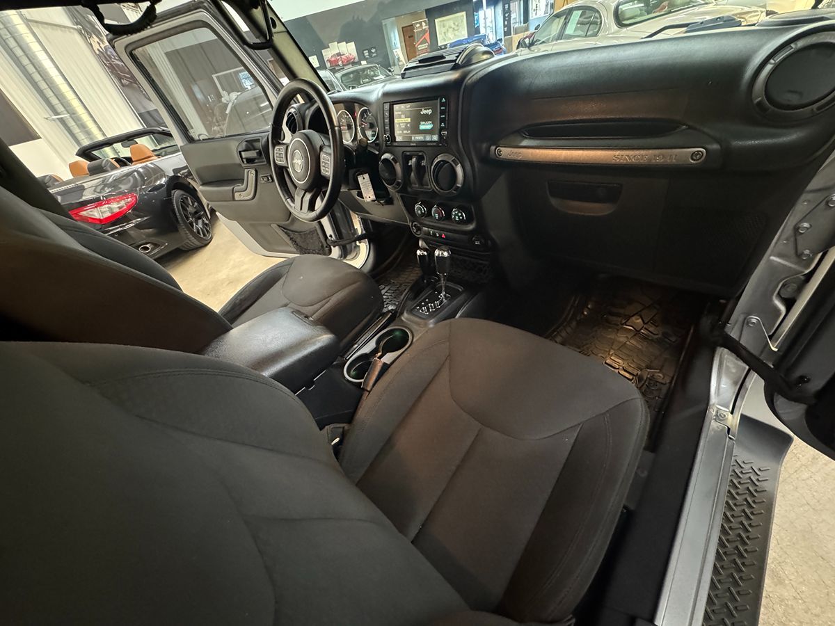 2015 Jeep Wrangler Willys Wheeler photo 27