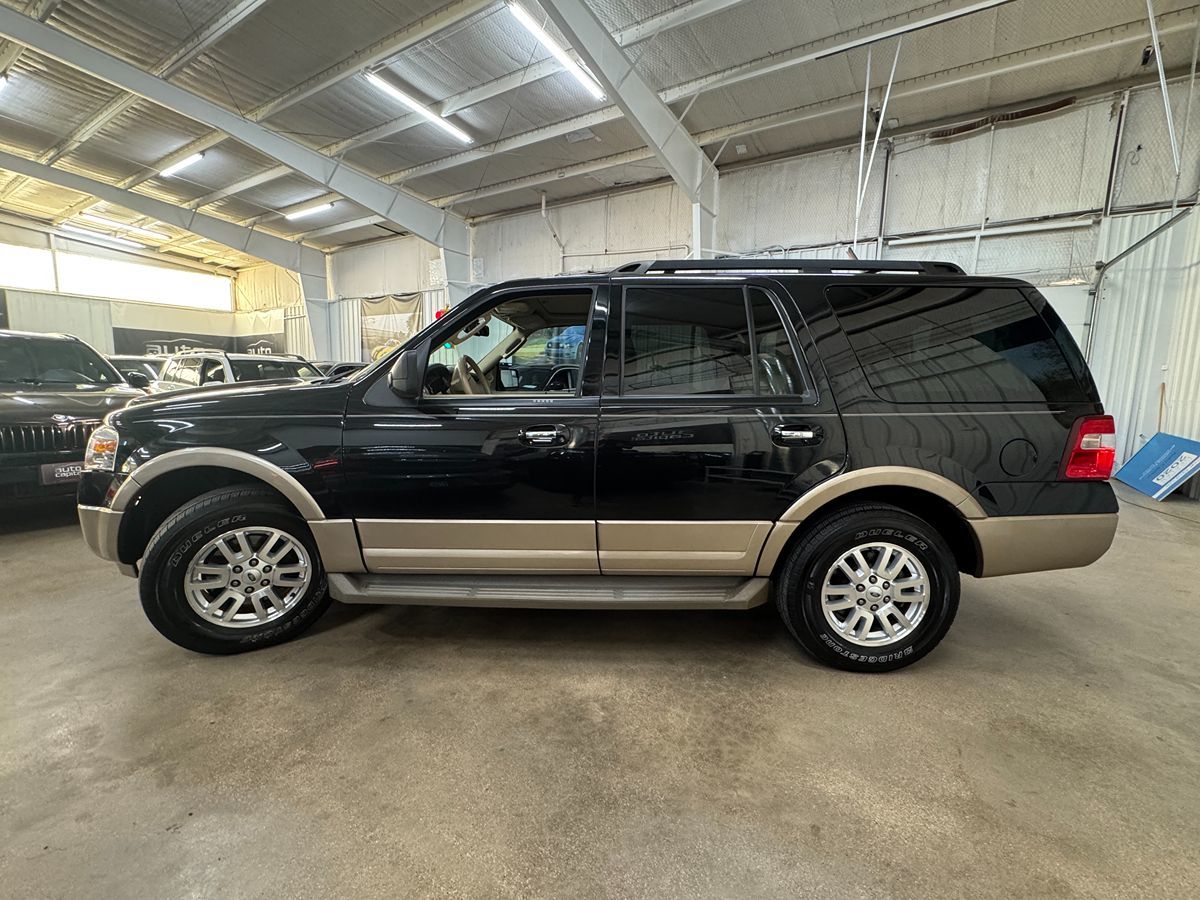 2013 Ford Expedition XLT King Ranch photo 3
