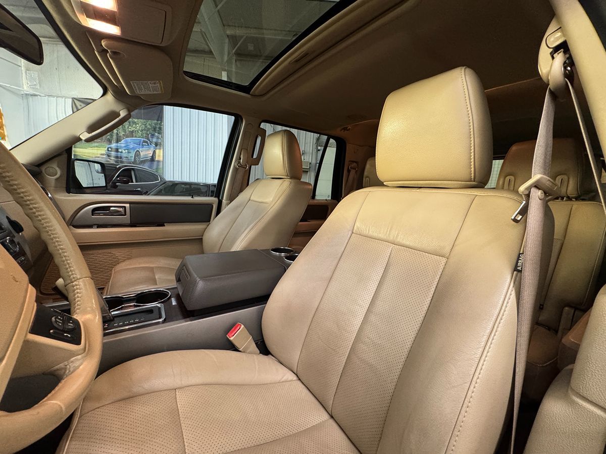 2013 Ford Expedition XLT King Ranch photo 11