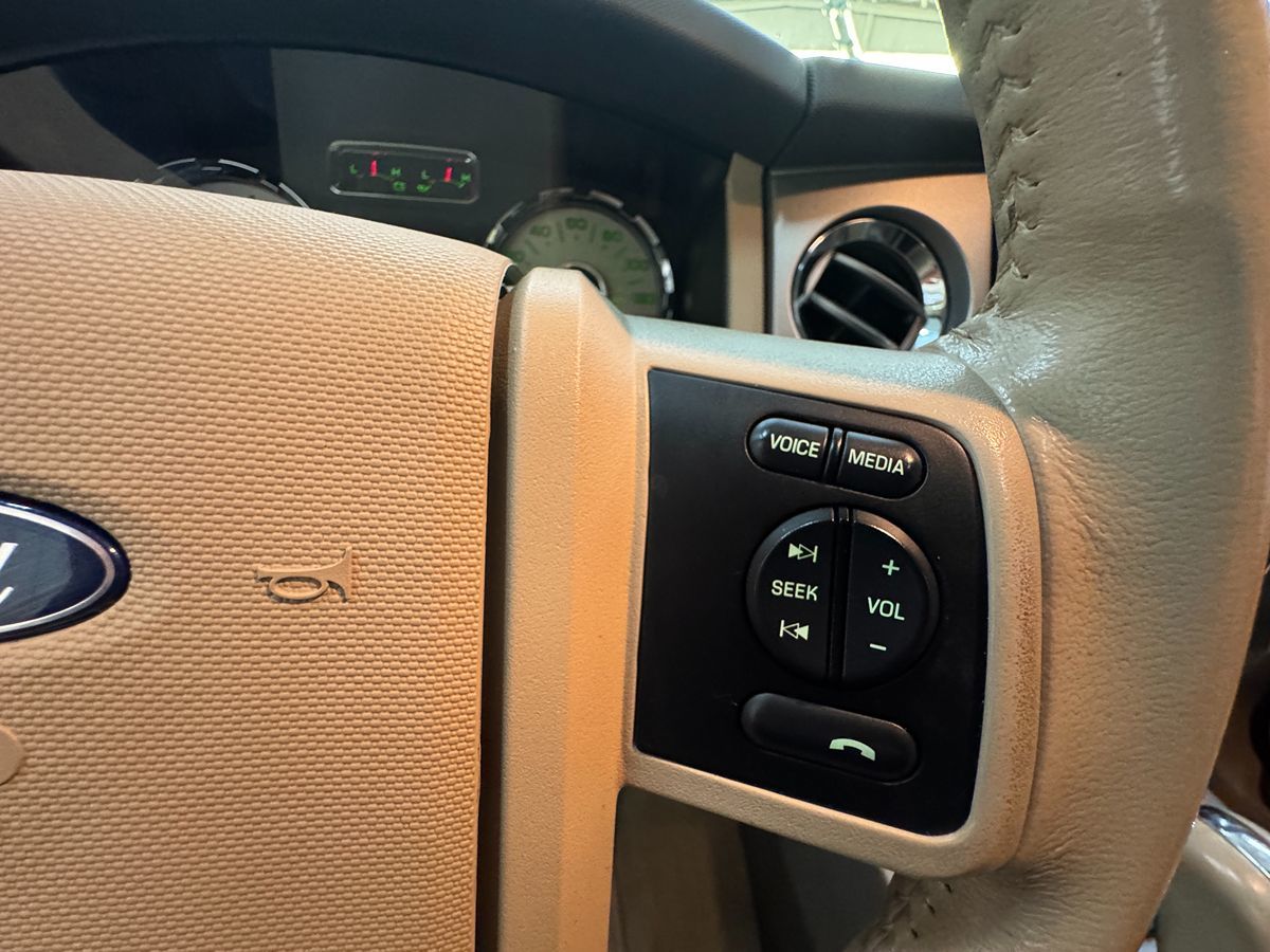 2013 Ford Expedition XLT King Ranch photo 14