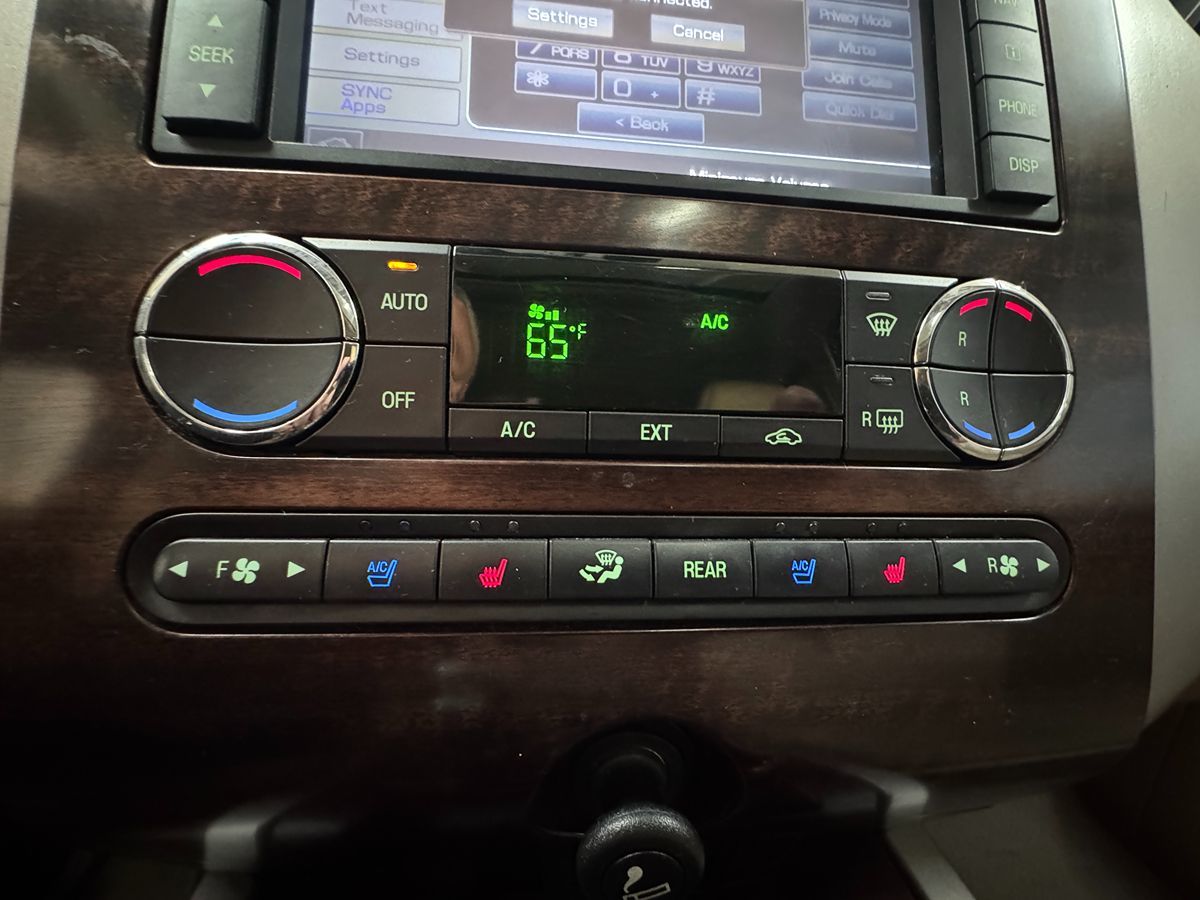 2013 Ford Expedition XLT King Ranch photo 22
