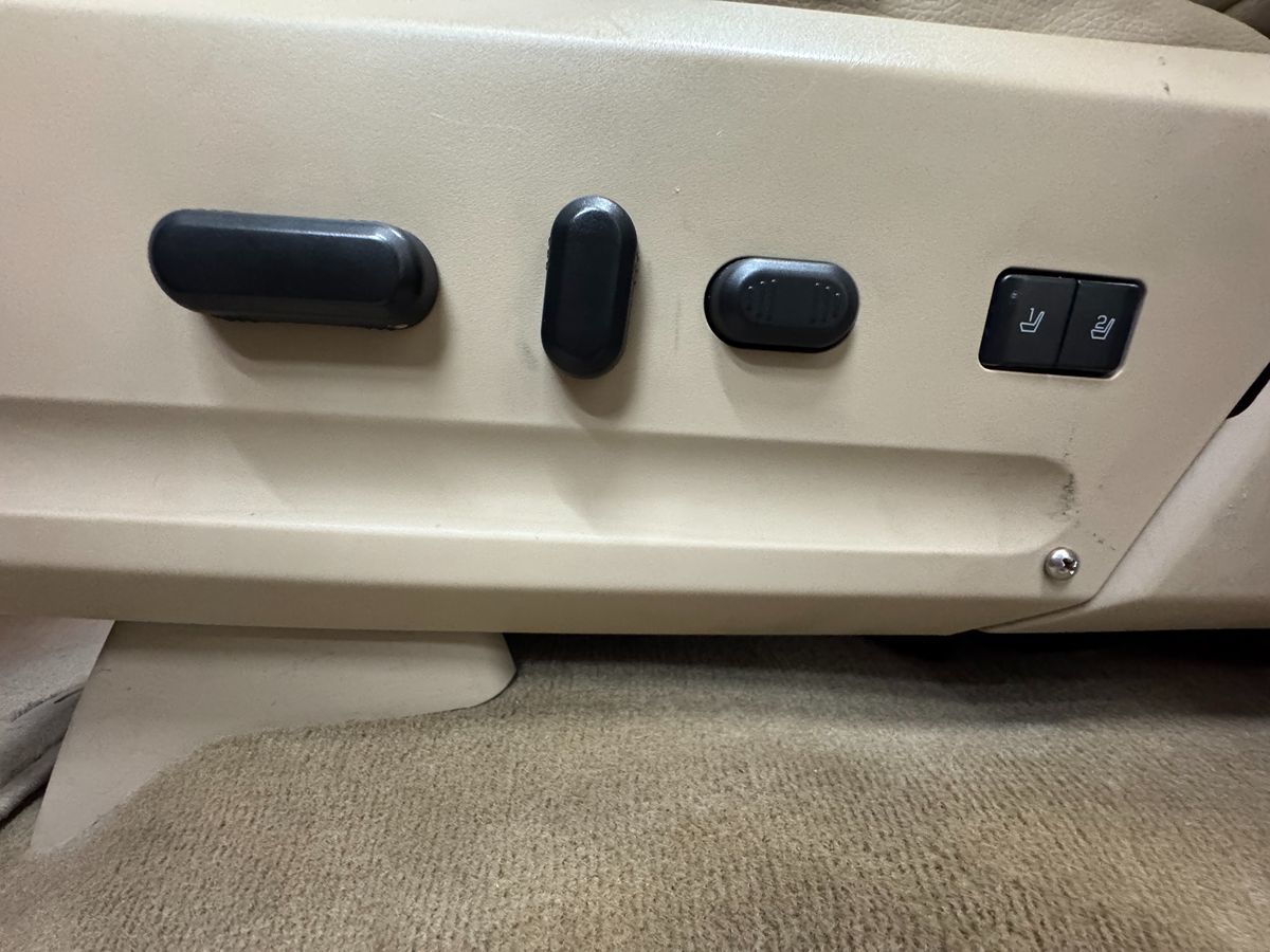 2013 Ford Expedition XLT King Ranch photo 24