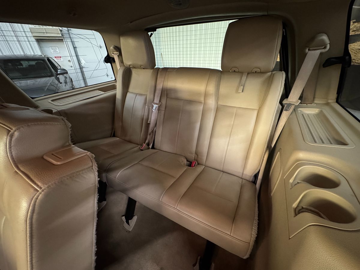 2013 Ford Expedition XLT King Ranch photo 26