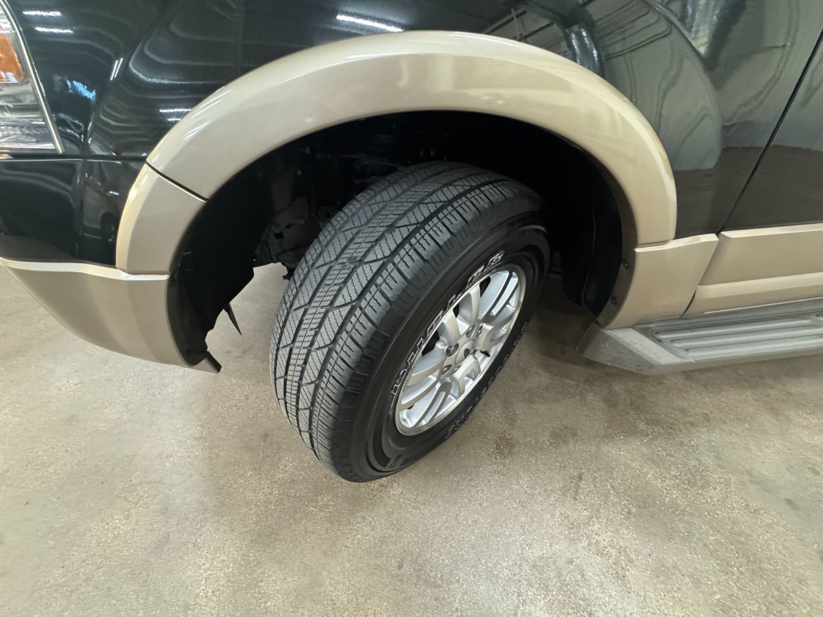2013 Ford Expedition XLT King Ranch photo 42