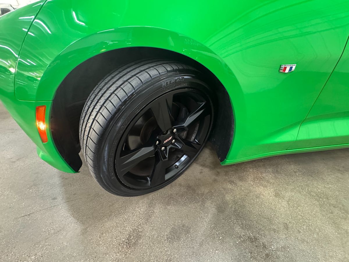 2017 Chevrolet Camaro 2SS photo 20