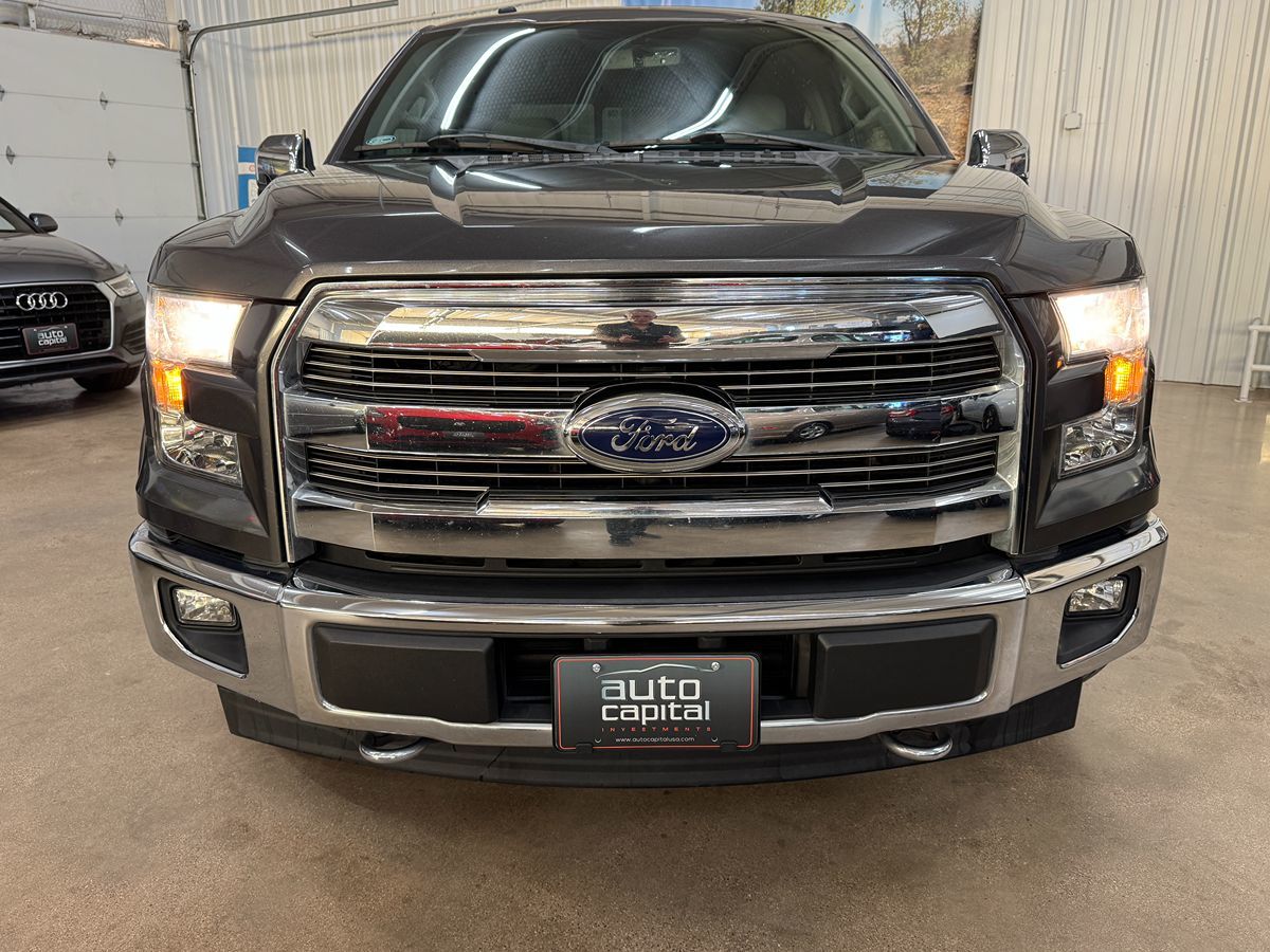 2017 Ford F-150 Lariat photo 2