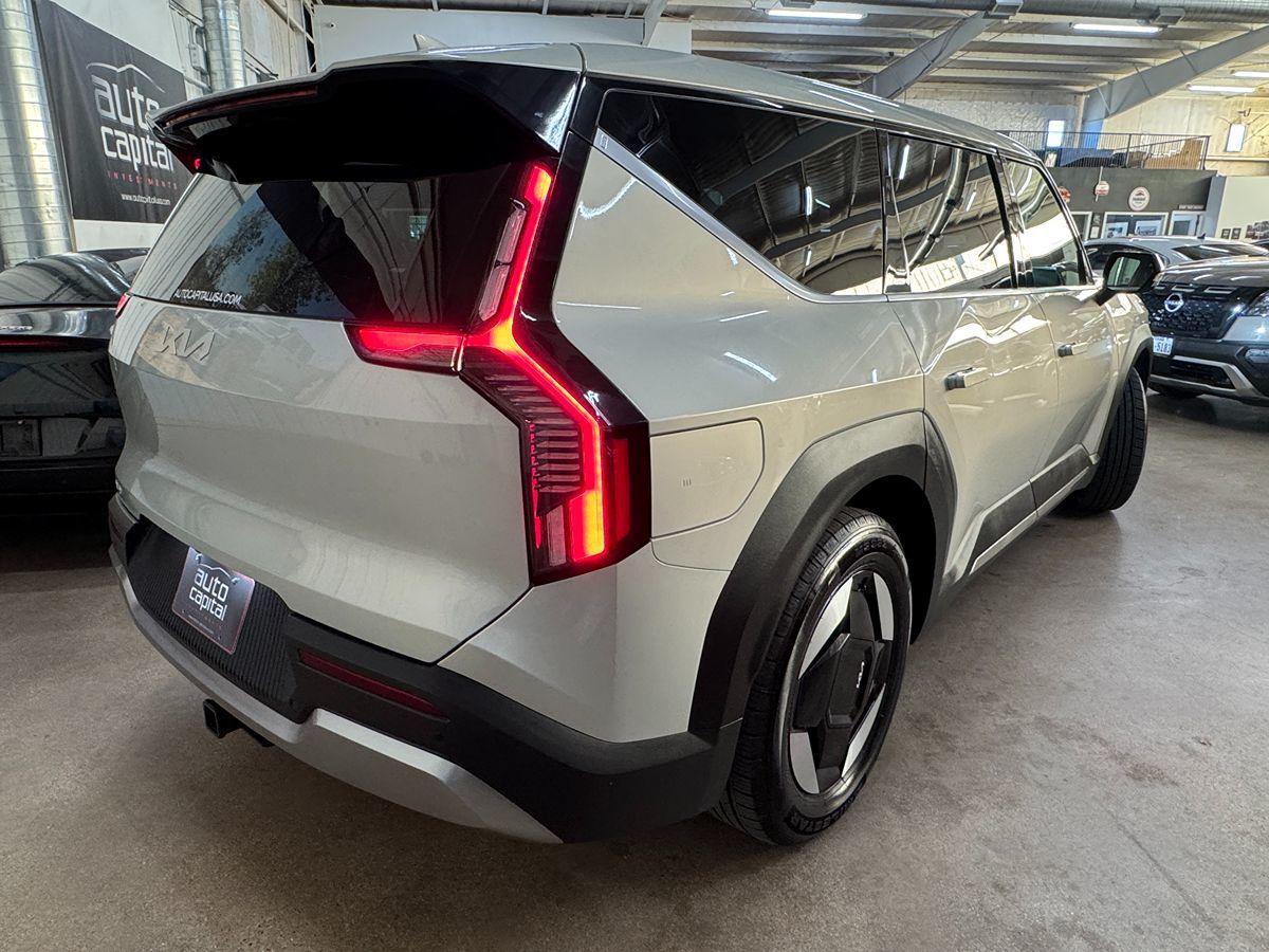 2024 Kia EV9 Light Long Range photo 4