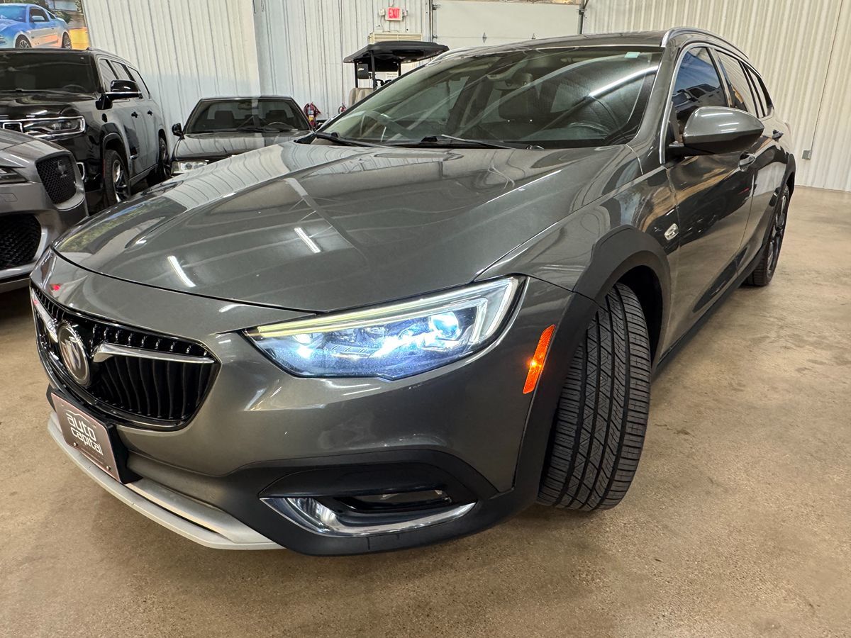 2018 Buick Regal TourX Essence photo 3