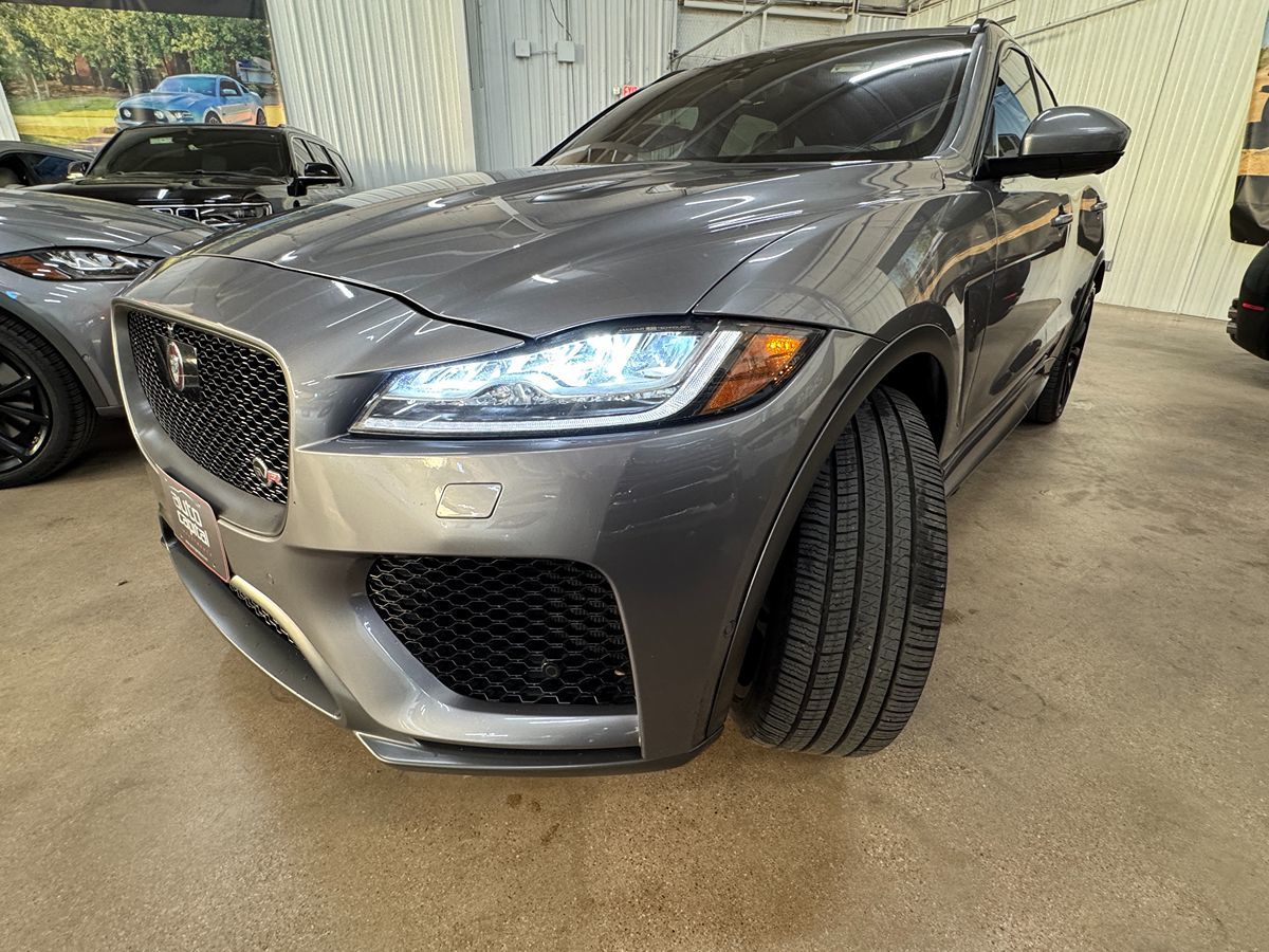 2020 Jaguar F-PACE SVR photo 3