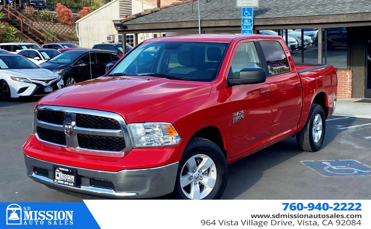 2021 Ram 1500 Classic SLT photo 4