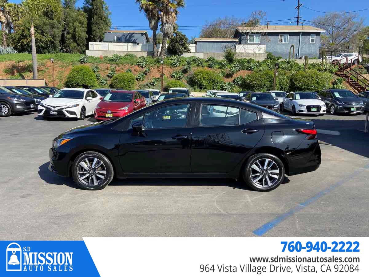 2021 Nissan Versa SV photo 4