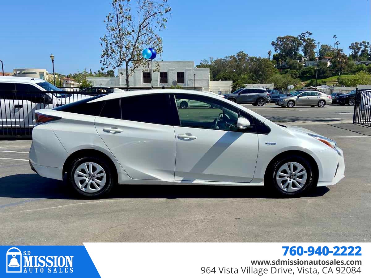 2018 Toyota Prius One - Photo 8