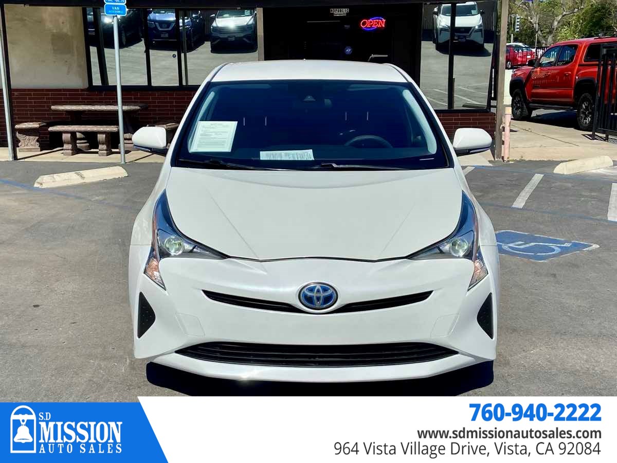2018 Toyota Prius One photo 2