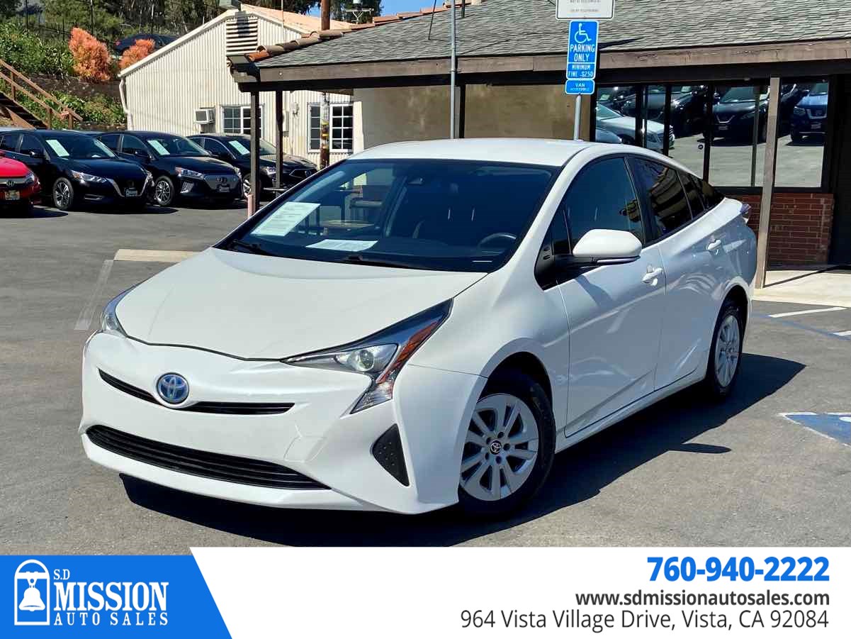 2018 Toyota Prius One photo 3