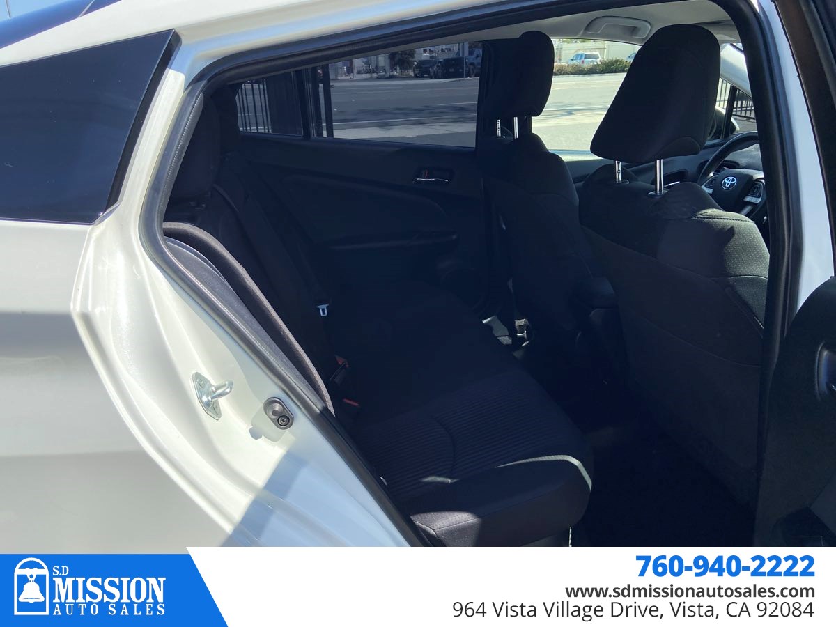 2018 Toyota Prius One - Photo 14