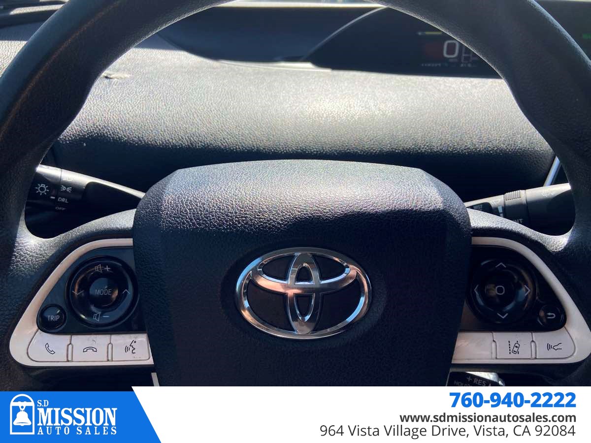 2018 Toyota Prius One - Photo 16