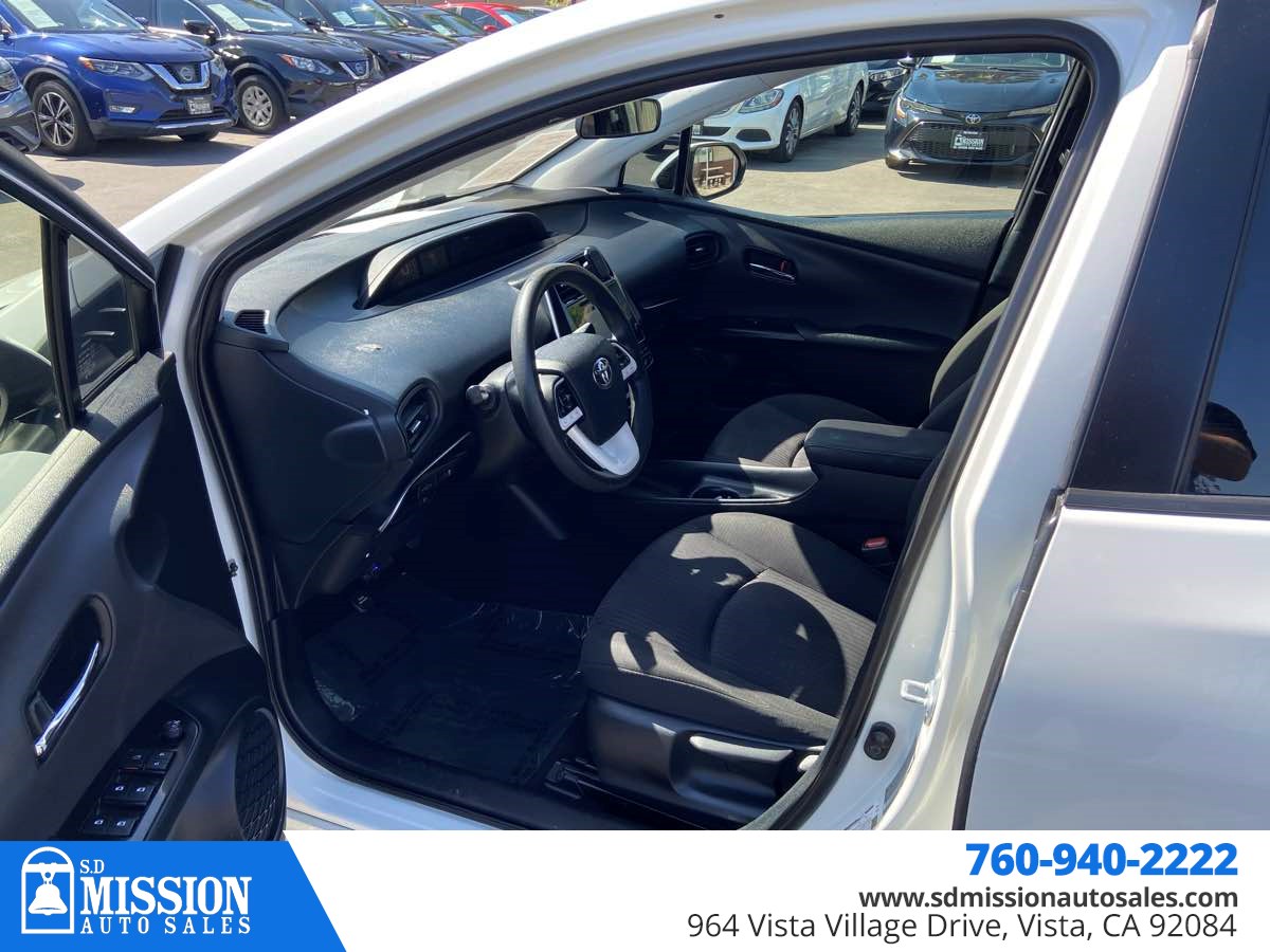 2018 Toyota Prius One - Photo 10