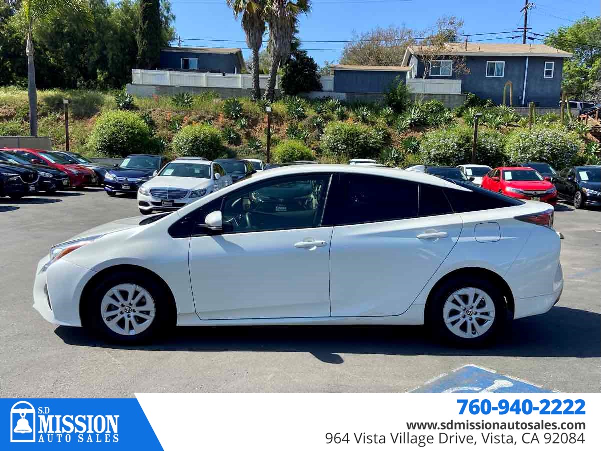 2018 Toyota Prius One - Photo 4