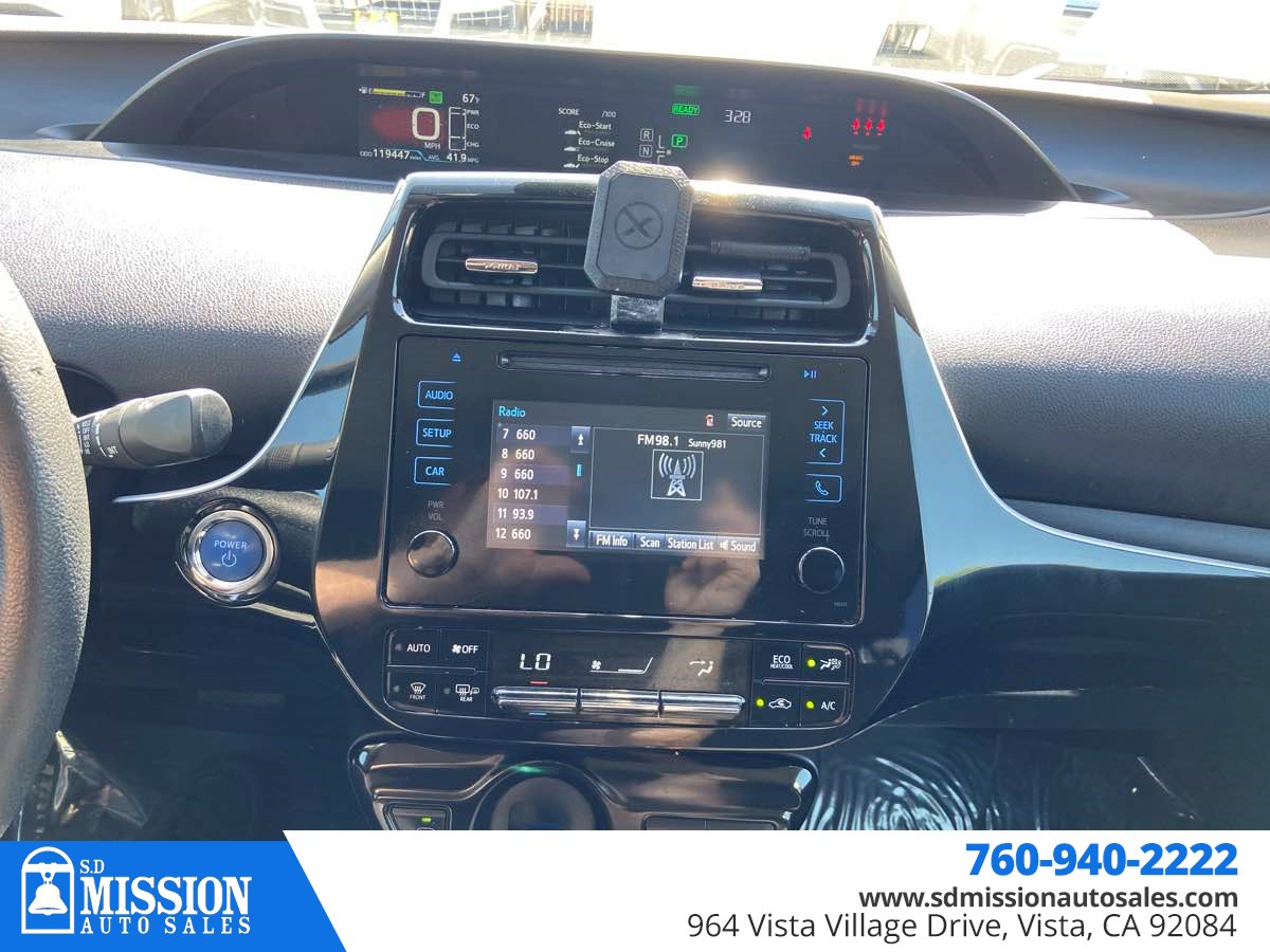 2018 Toyota Prius One - Photo 17