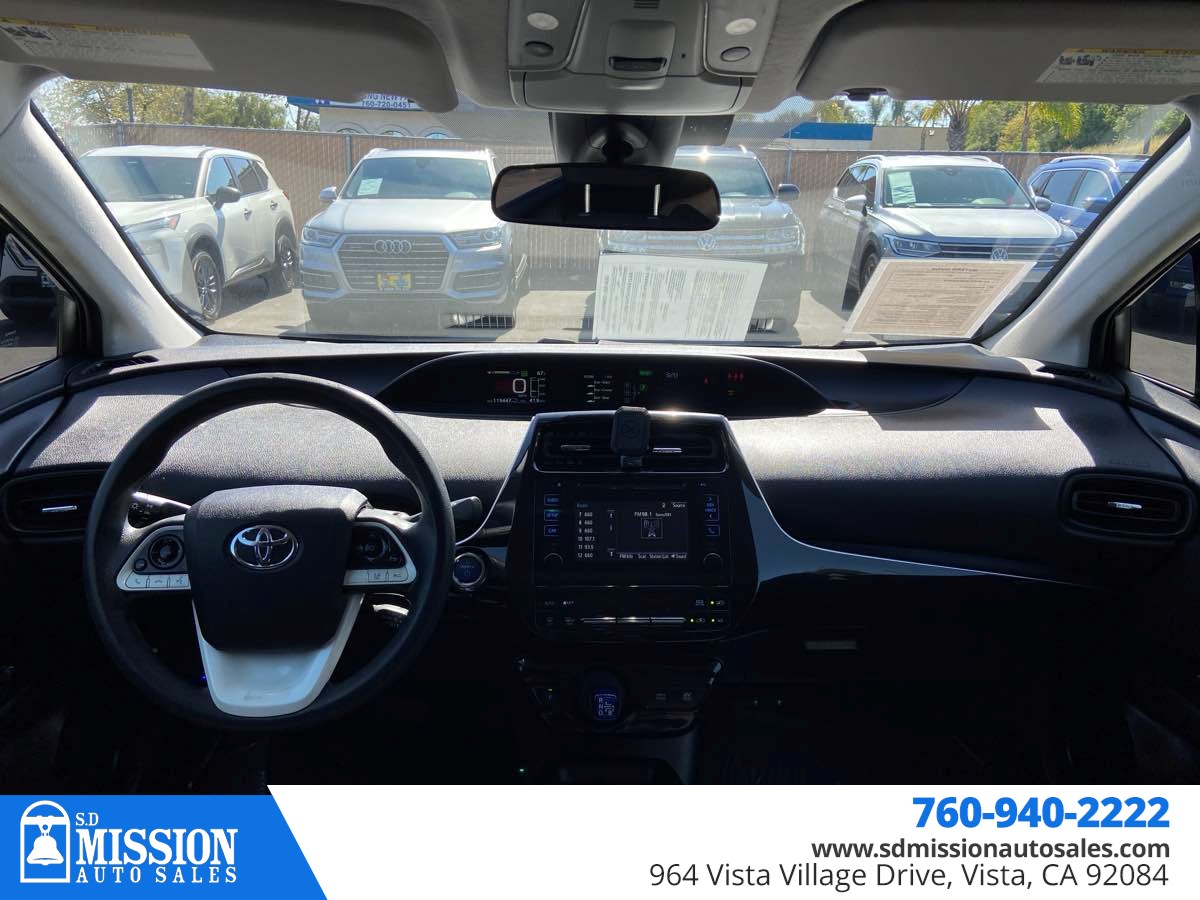 2018 Toyota Prius One - Photo 12