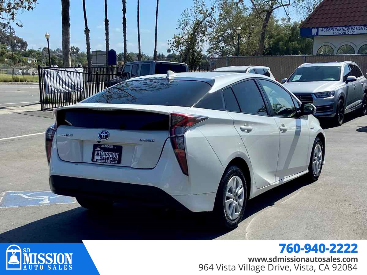2018 Toyota Prius One - Photo 7
