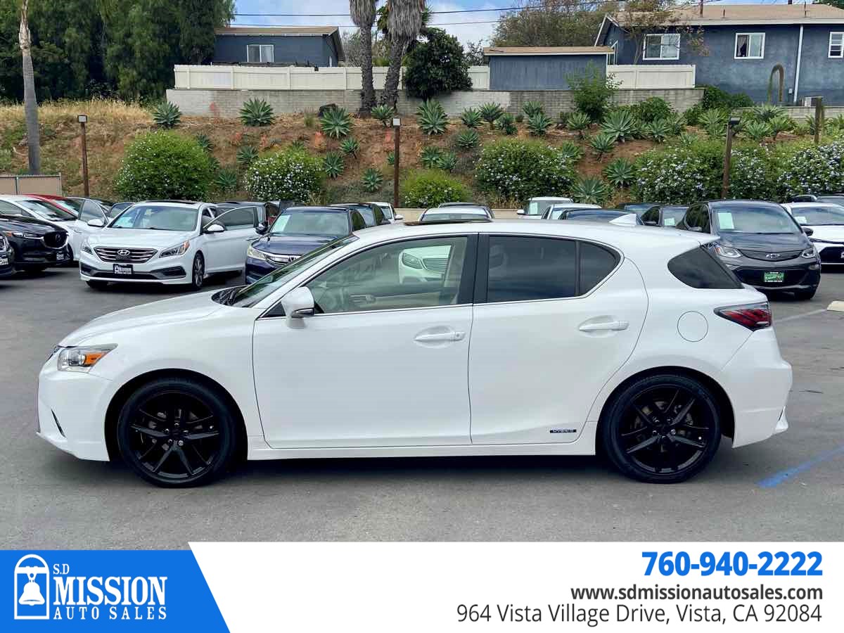 2017 Lexus CT 200h photo 5