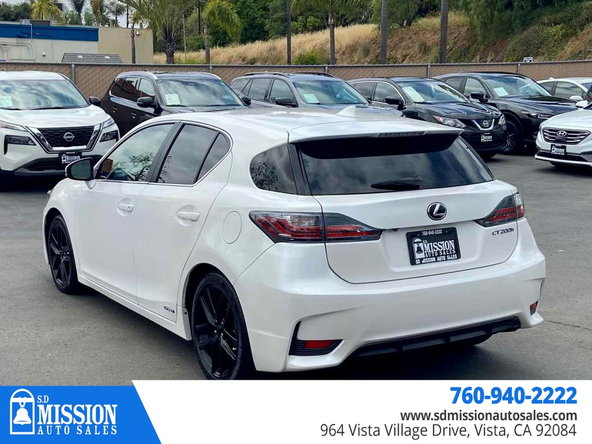 2017 Lexus CT 200h photo 6